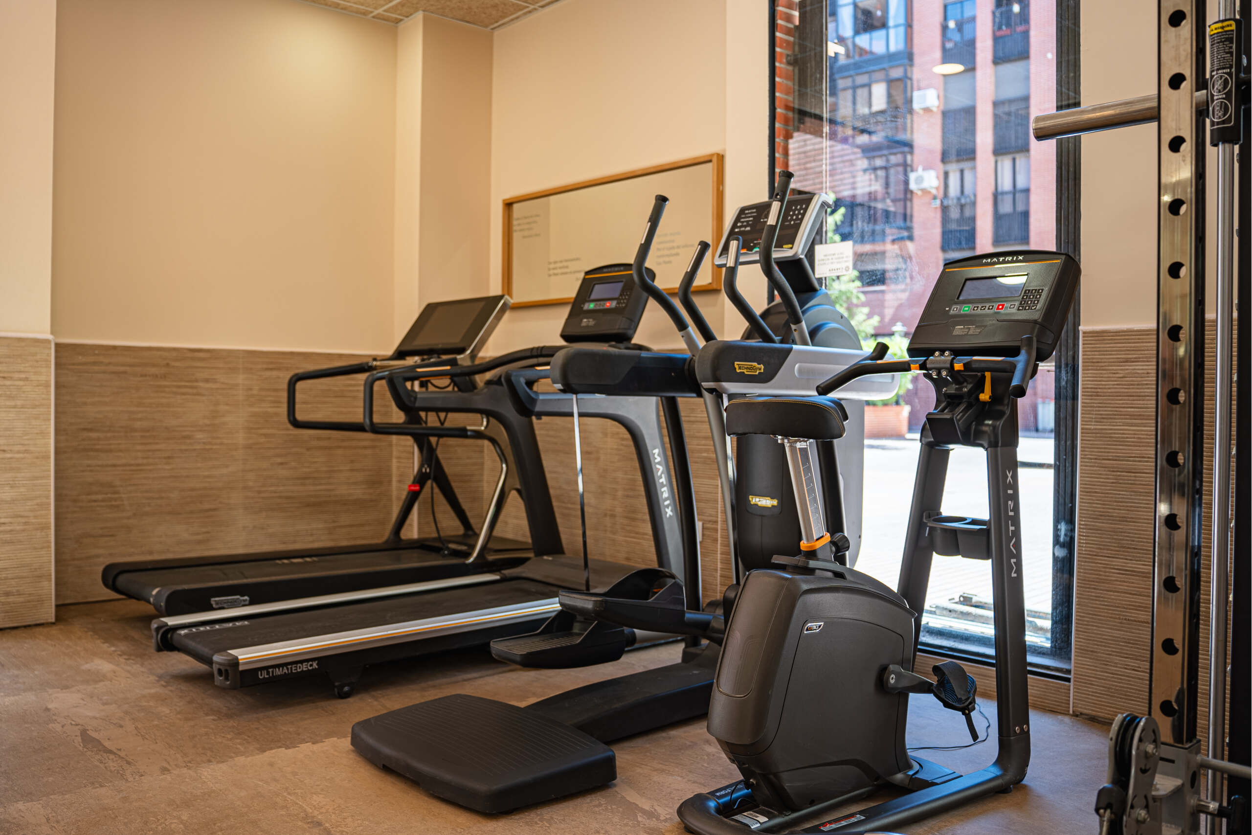 Máquinas de cardio en el centro de entrenamiento Saludando Chueca