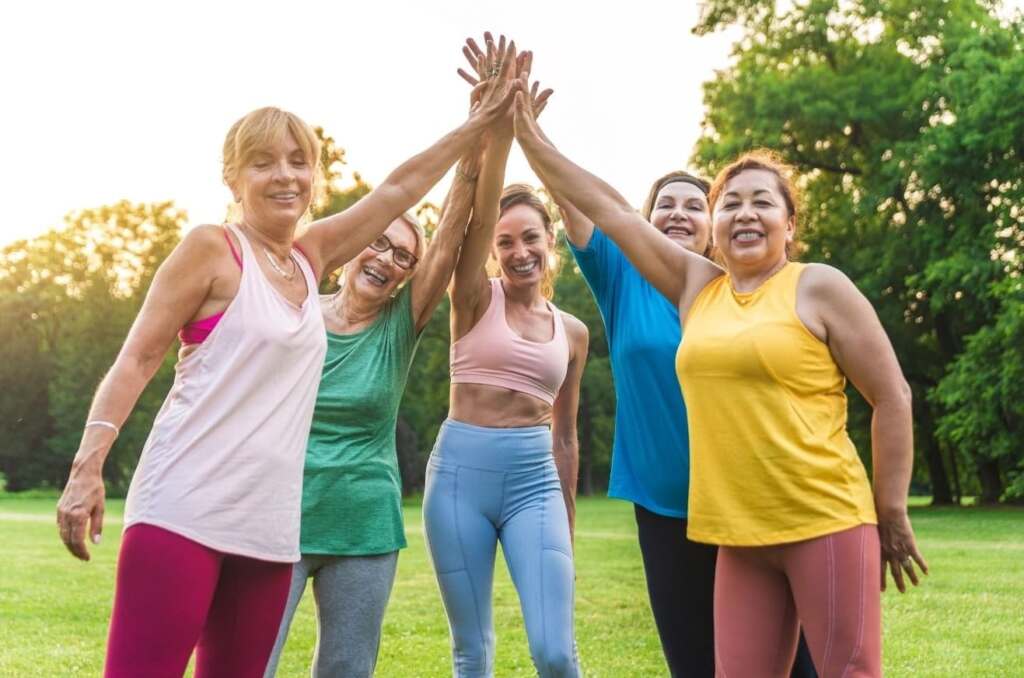 Mujeres saludables en diferentes etapas vitales